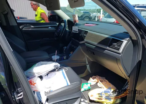 2019 Volkswagen Atlas 3.6L V6 Sel z USA, uszkodzony, nr VIN 1V2ER2CAXKC554917